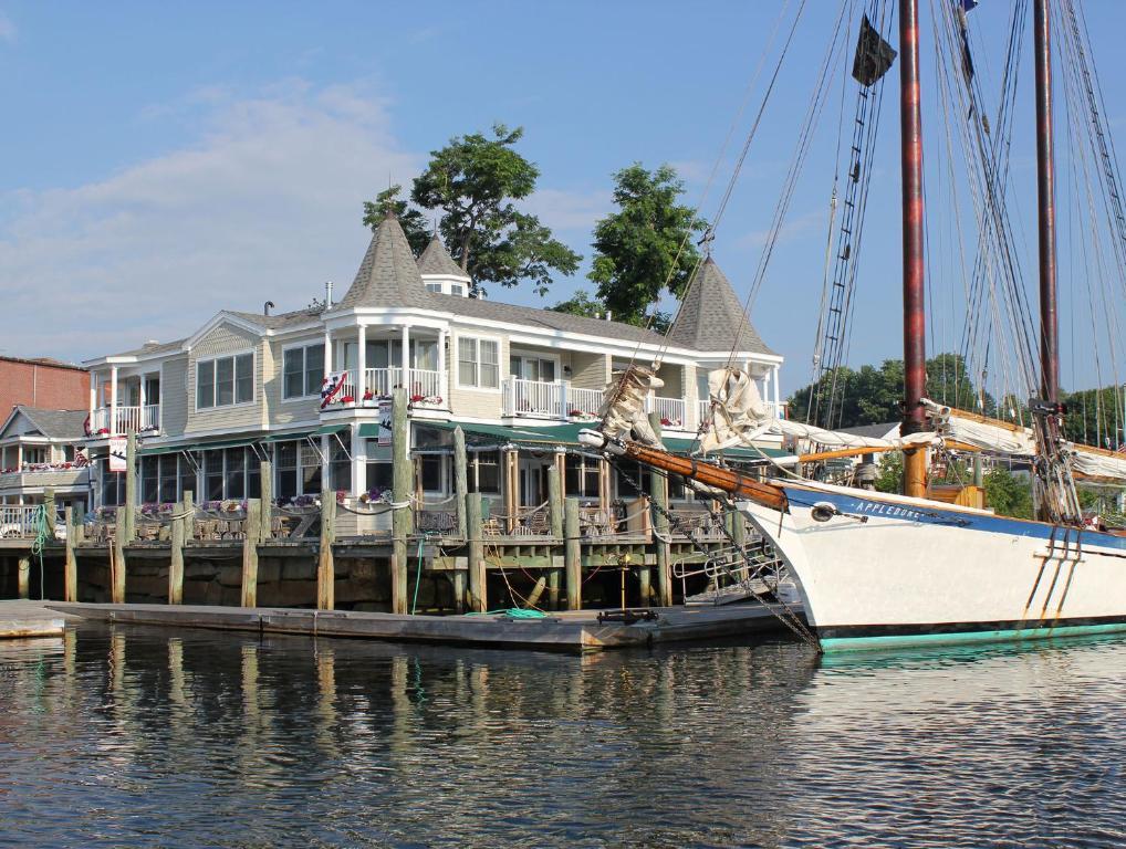 Grand Harbor Inn Camden Exterior photo